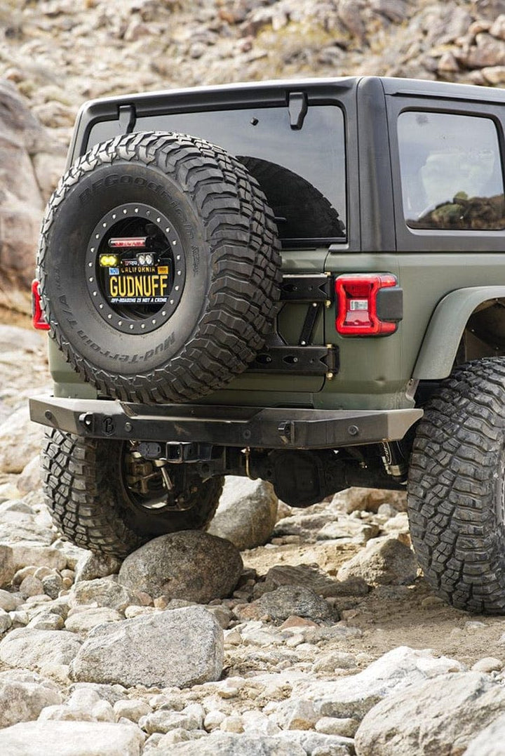 JL / JLU Elite Series Body Mounted Spare Tire Carrier - CavFab