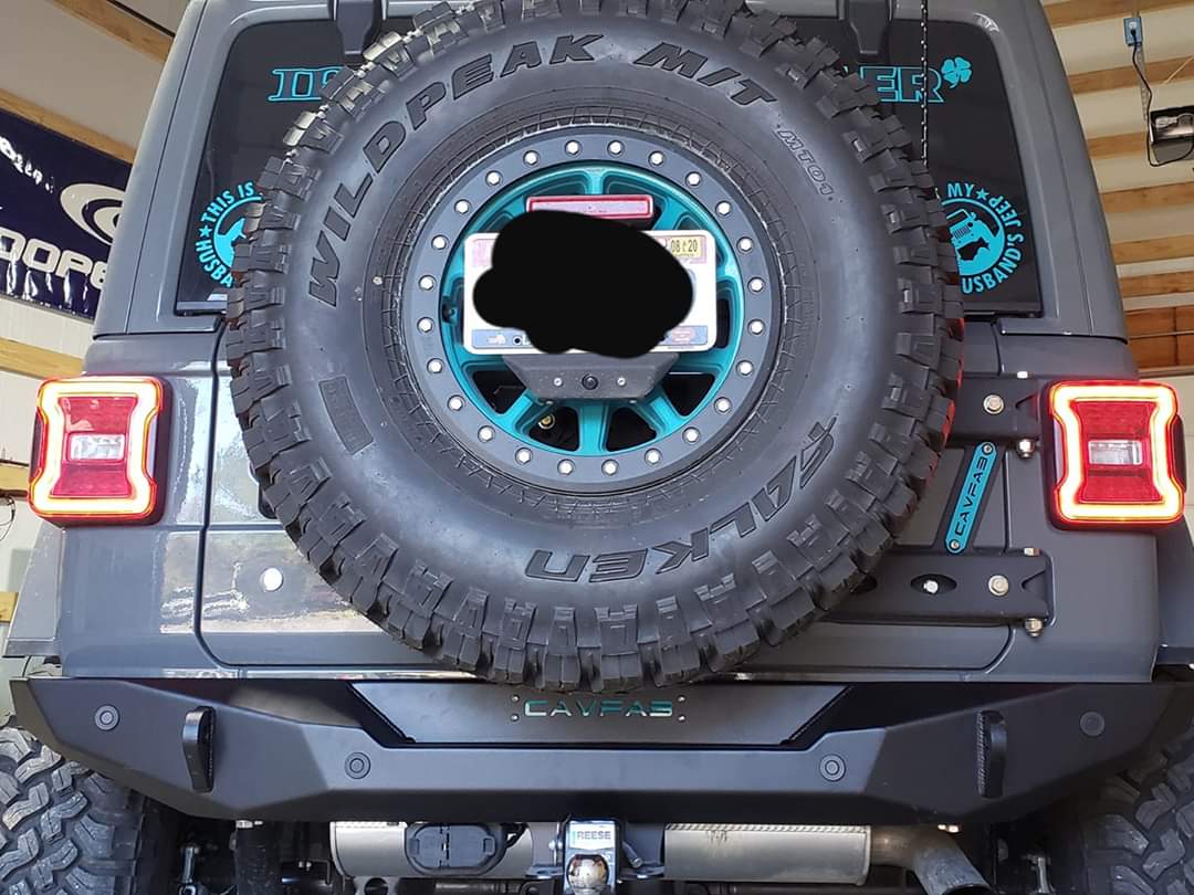 JL / JLU Elite Series Body Mounted Spare Tire Carrier - CavFab